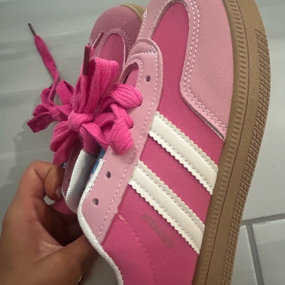 Shoes - Picture 3 of 4